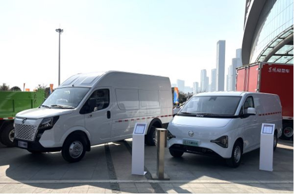 ��Ʒ���l(f��) �r(ji��)ֵͻ�� �|�L(f��ng)�ɷ��Ƅ�(d��ng)�p��ȫ��^�M(j��n)971.jpg