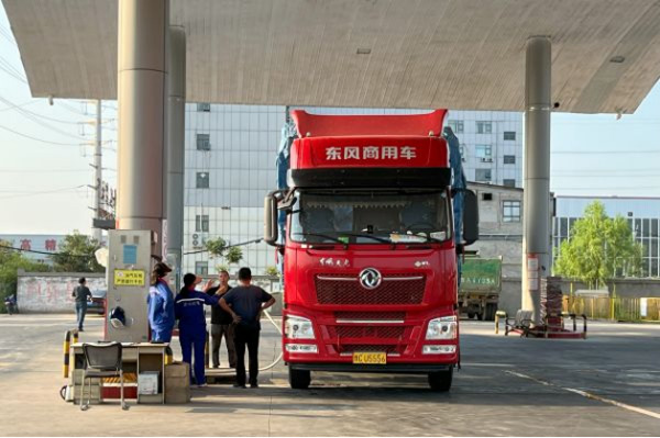 ����Ч�ܳɾ͸�Ч���� ���ϲ�Ь֮���l(f��)չ������(d��ng)�ܣ��o�½���1702.jpg