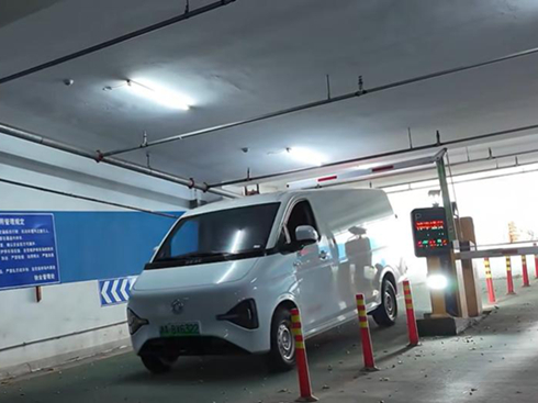 ���ܳ����Č�(sh��)�ڡ��������˾�C(j��)����|�L(f��ng)����_(d��)V8E�c(di��n)ٝ