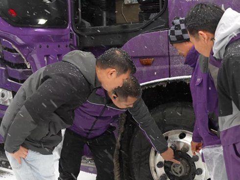 ���ϴ��\�߳������o��������ȫ�У����~���M��������܇�